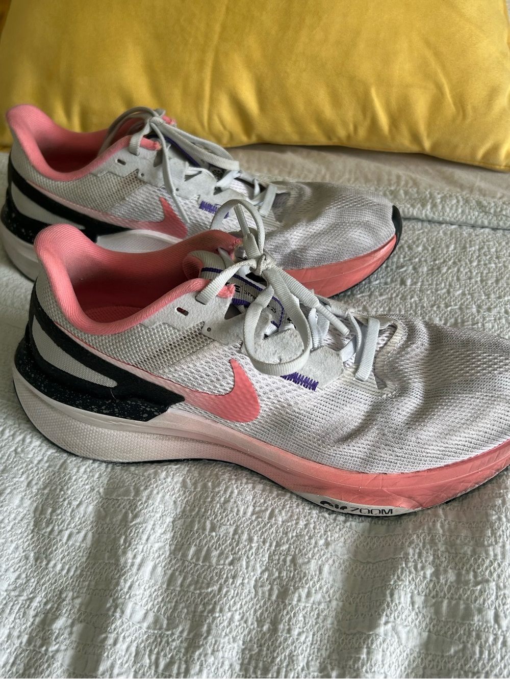 Nike Air Zoom Structure 25 White & Pink Running Shoes